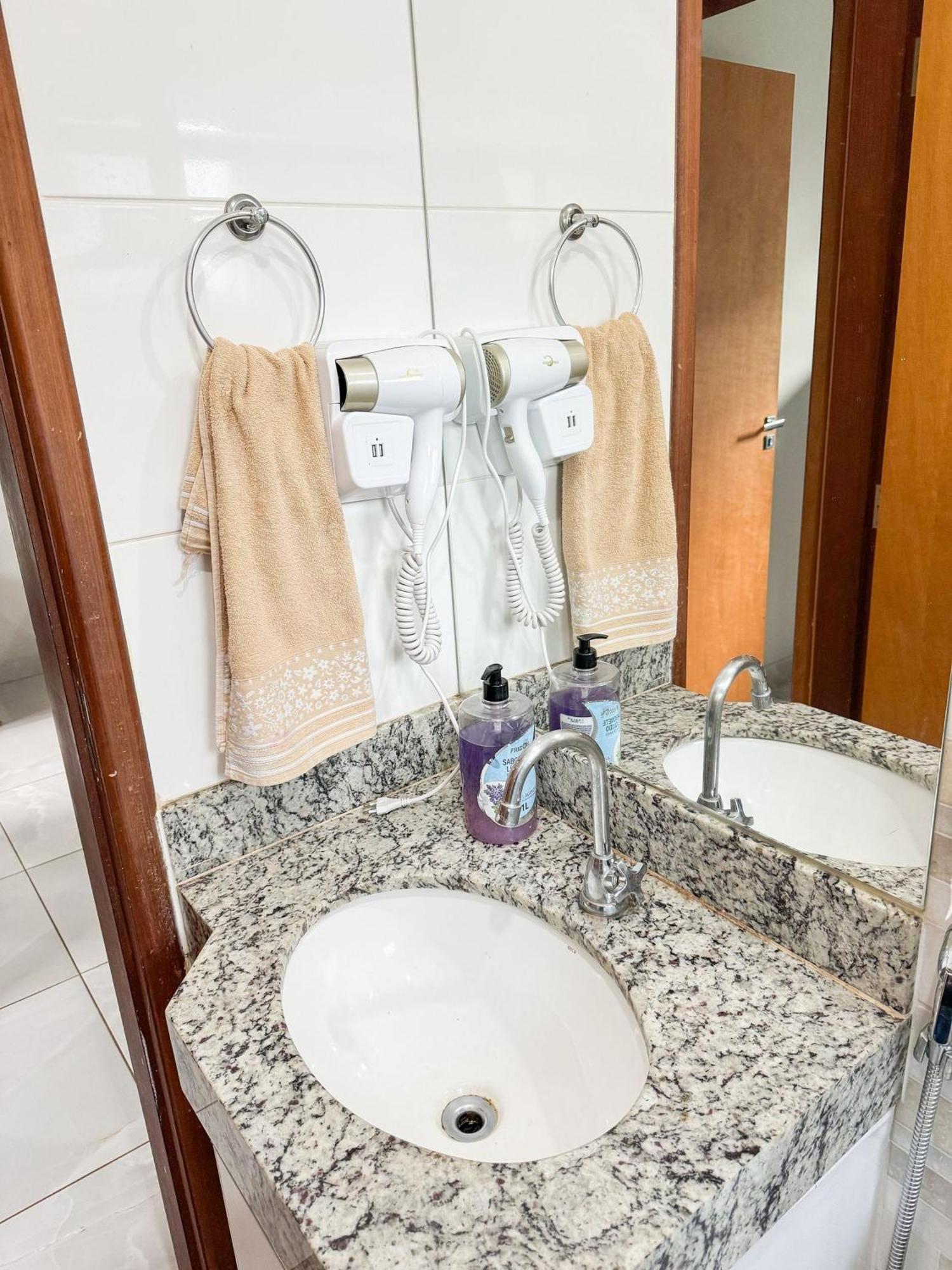 207- Apartamento De 2 Quartos No Alto Caicaras Patos de Minas Eksteriør billede